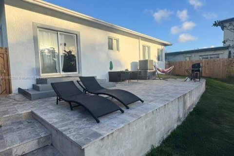 Casa en venta en Fort Lauderdale, Florida, 3 dormitorios, 124.67 m2 № 1944215 - foto 15