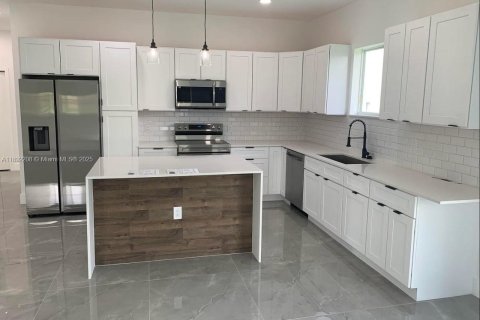House in Fort Lauderdale, Florida 3 bedrooms, 124.67 sq.m. № 1944215 - photo 5