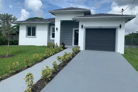 House in Fort Lauderdale, Florida 3 bedrooms, 124.67 sq.m. № 1944215 - photo 2