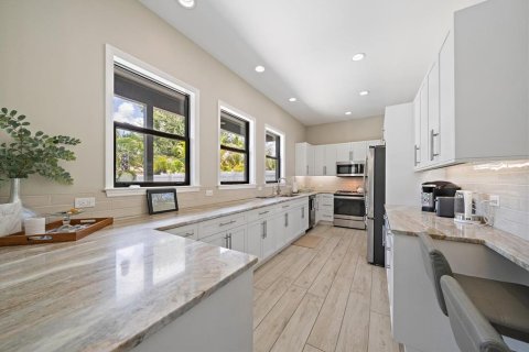Casa en venta en Sarasota, Florida, 3 dormitorios, 193.24 m2 № 2232228 - foto 16