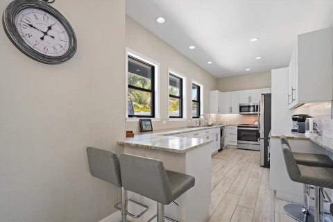 Casa en venta en Sarasota, Florida, 3 dormitorios, 193.24 m2 № 2232228 - foto 15