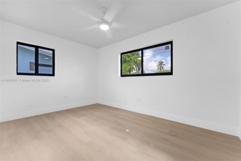 House in Miramar, Florida 3 bedrooms, 110.55 sq.m. № 1886536 - photo 7