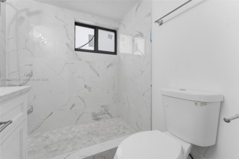 House in Miramar, Florida 3 bedrooms, 110.55 sq.m. № 1886536 - photo 16