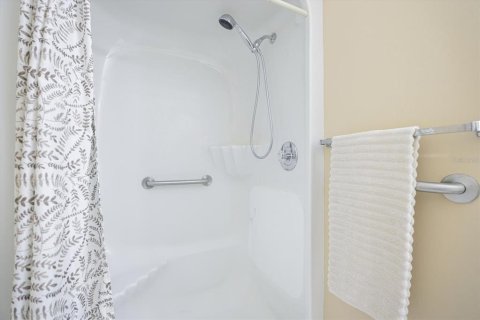 Copropriété à vendre à Sarasota, Floride: 2 chambres, 118.17 m2 № 2223735 - photo 17