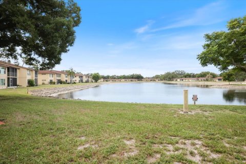 Copropriété à vendre à Sarasota, Floride: 2 chambres, 118.17 m2 № 2223735 - photo 24