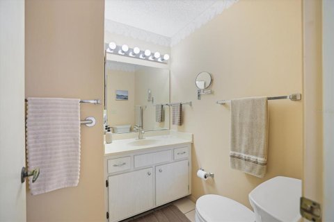 Copropriété à vendre à Sarasota, Floride: 2 chambres, 118.17 m2 № 2223735 - photo 16