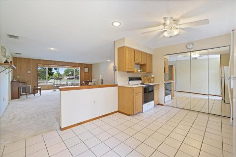 Copropriété à vendre à Sarasota, Floride: 2 chambres, 118.17 m2 № 2223735 - photo 8