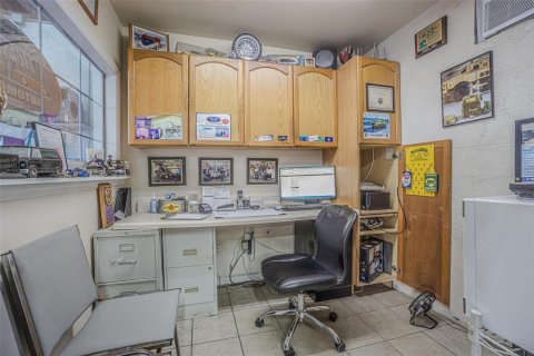 Immobilier commercial à vendre à Zephyrhills, Floride: 122.63 m2 № 1919291 - photo 11