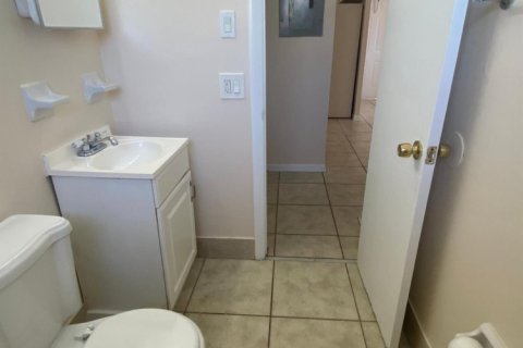 Apartamento en alquiler en Lake Worth, Florida, 1 dormitorio, 57.6 m2 № 1154206 - foto 1