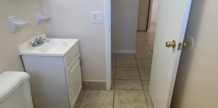 Apartment in Lake Worth, Florida 1 bedroom, 57.6 sq.m. № 1154206