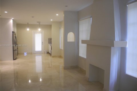 Снять в аренду виллу или дом в Майами, Флорида 2 спальни, 128.02м2, № 2033635 - фото 8