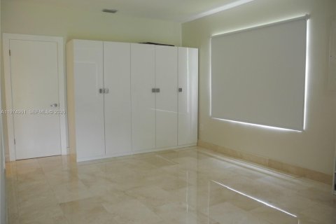 Снять в аренду виллу или дом в Майами, Флорида 2 спальни, 128.02м2, № 2033635 - фото 14