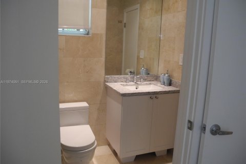 Снять в аренду виллу или дом в Майами, Флорида 2 спальни, 128.02м2, № 2033635 - фото 10