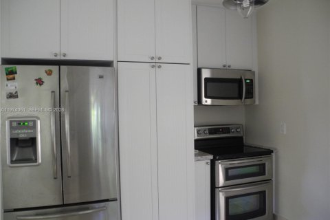 Снять в аренду виллу или дом в Майами, Флорида 2 спальни, 128.02м2, № 2033635 - фото 5