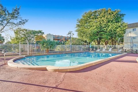 Condo in Fort Lauderdale, Florida, 2 bedrooms № 2154178 - photo 3