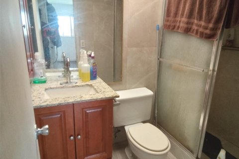 Condo in Fort Lauderdale, Florida, 2 bedrooms № 2154178 - photo 12