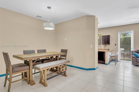 Купить таунхаус в Майами-Гарденс, Флорида 3 спальни, 147.62м2, № 2186834 - фото 17