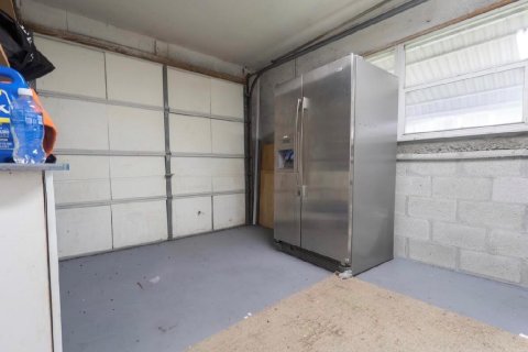 House in Okeechobee, Florida 3 bedrooms, 159.05 sq.m. № 2400004 - photo 23