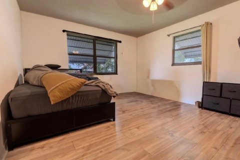 House in Okeechobee, Florida 3 bedrooms, 159.05 sq.m. № 2400004 - photo 14