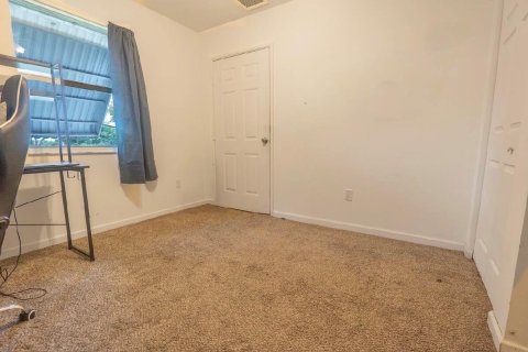House in Okeechobee, Florida 3 bedrooms, 159.05 sq.m. № 2400004 - photo 20