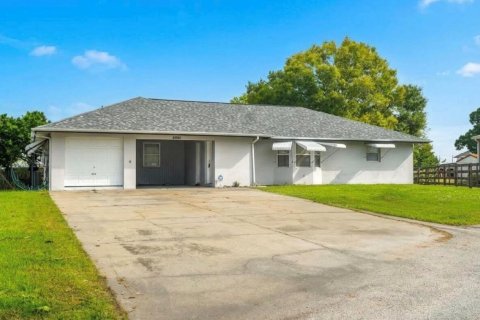 House in Okeechobee, Florida 3 bedrooms, 159.05 sq.m. № 2400004