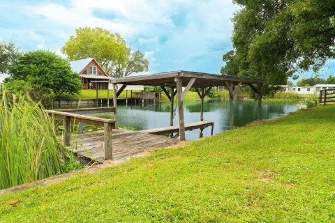 House in Okeechobee, Florida 3 bedrooms, 159.05 sq.m. № 2400004 - photo 5