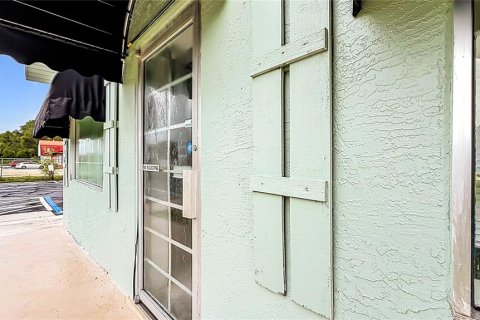 Propiedad comercial en venta en Homosassa, Florida, 422.15 m2 № 2321385 - foto 15