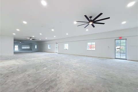 Propiedad comercial en venta en Homosassa, Florida, 422.15 m2 № 2321385 - foto 19
