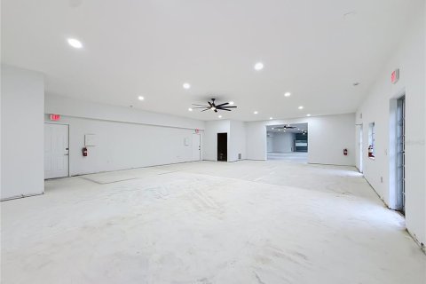 Propiedad comercial en venta en Homosassa, Florida, 422.15 m2 № 2321385 - foto 24