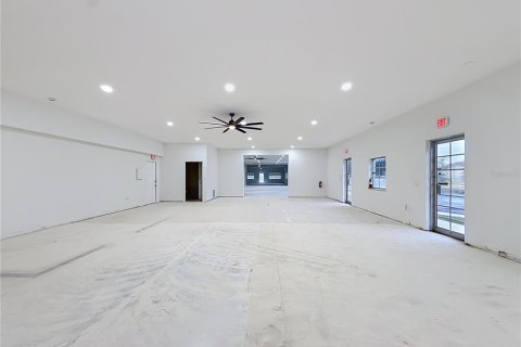 Propiedad comercial en venta en Homosassa, Florida, 422.15 m2 № 2321385 - foto 23