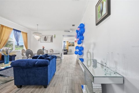 Купить виллу или дом в Орландо, Флорида 9 комнат, 187.11м2, № 2220100 - фото 3