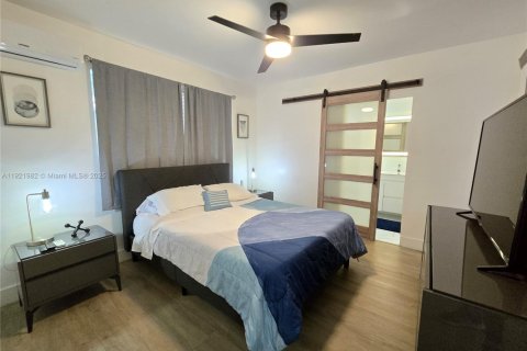 House in Hollywood, Florida 3 bedrooms, 136.66 sq.m. № 1975938 - photo 16