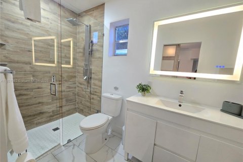 House in Hollywood, Florida 3 bedrooms, 136.66 sq.m. № 1975938 - photo 19