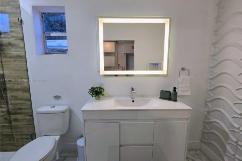 House in Hollywood, Florida 3 bedrooms, 136.66 sq.m. № 1975938 - photo 18