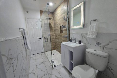 House in Hollywood, Florida 3 bedrooms, 136.66 sq.m. № 1975938 - photo 24