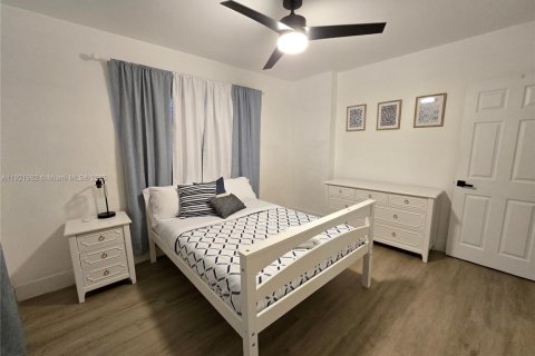 House in Hollywood, Florida 3 bedrooms, 136.66 sq.m. № 1975938 - photo 22