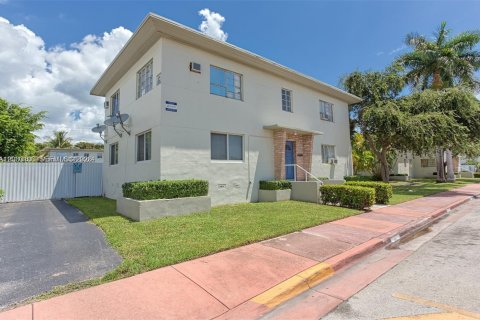 Condo in Miami Beach, Florida, 1 bedroom  № 2192938 - photo 6