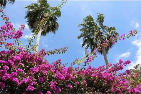 Condo in Miami Beach, Florida, 1 bedroom  № 2192938 - photo 8