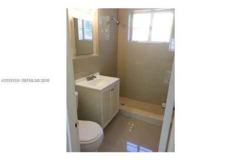 Condo in Miami Beach, Florida, 1 bedroom  № 2192938 - photo 3