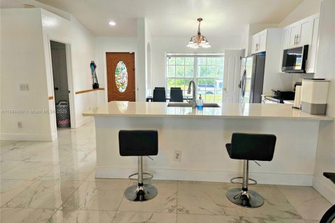Casa en venta en Lehigh Acres, Florida, 3 dormitorios, 118.36 m2 № 1933211 - foto 8