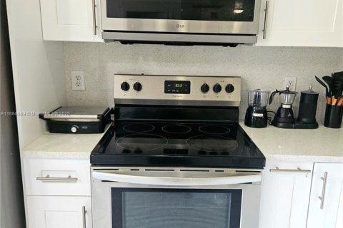 Casa en venta en Lehigh Acres, Florida, 3 dormitorios, 118.36 m2 № 1933211 - foto 7