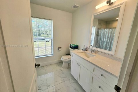 Casa en venta en Lehigh Acres, Florida, 3 dormitorios, 118.36 m2 № 1933211 - foto 15