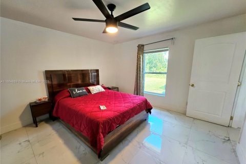Casa en venta en Lehigh Acres, Florida, 3 dormitorios, 118.36 m2 № 1933211 - foto 12