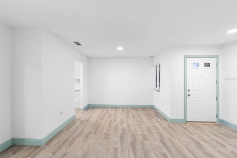 Condo in Orange City, Florida, 2 bedrooms  № 1761487 - photo 10