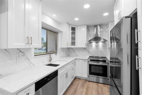 Condo in Orange City, Florida, 2 bedrooms  № 1761487 - photo 23