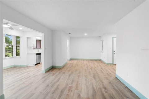 Condo in Orange City, Florida, 2 bedrooms  № 1761487 - photo 17