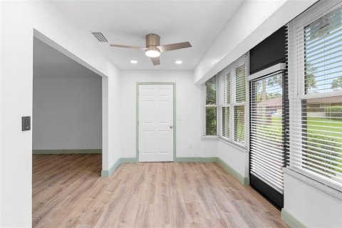 Condo in Orange City, Florida, 2 bedrooms  № 1761487 - photo 19
