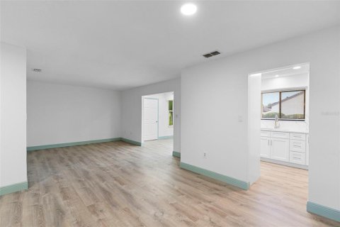 Condo in Orange City, Florida, 2 bedrooms  № 1761487 - photo 14