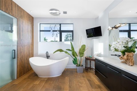 Casa en venta en Wilton Manors, Florida, 3 dormitorios, 246.19 m2 № 2042816 - foto 28