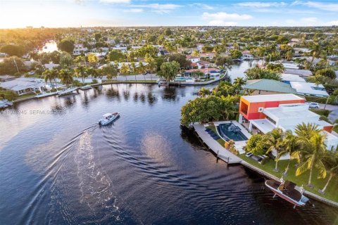 Casa en venta en Wilton Manors, Florida, 3 dormitorios, 246.19 m2 № 2042816 - foto 3